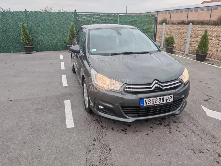 Citroen C4 2011 photo 2