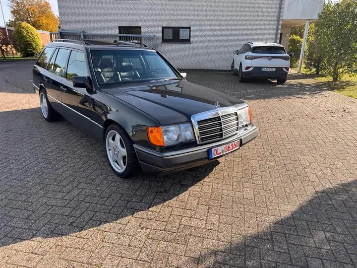 Mercedes-Benz S124