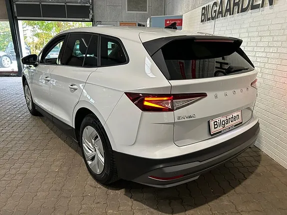 Skoda Enyaq 2023 photo 4