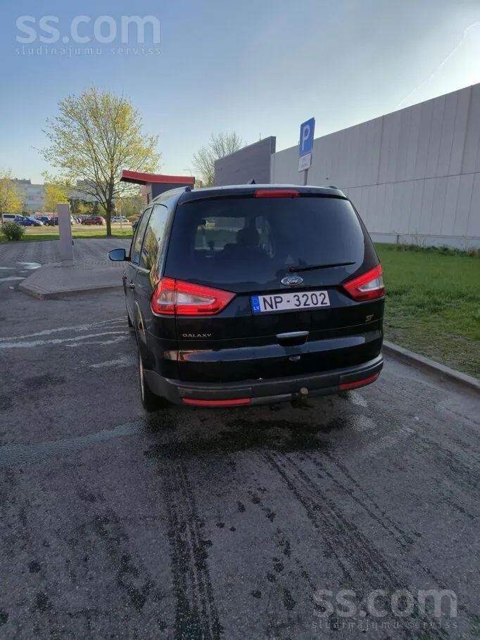 Ford Galaxy 2012 photo 2
