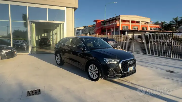 Audi Q3 2023 photo 2