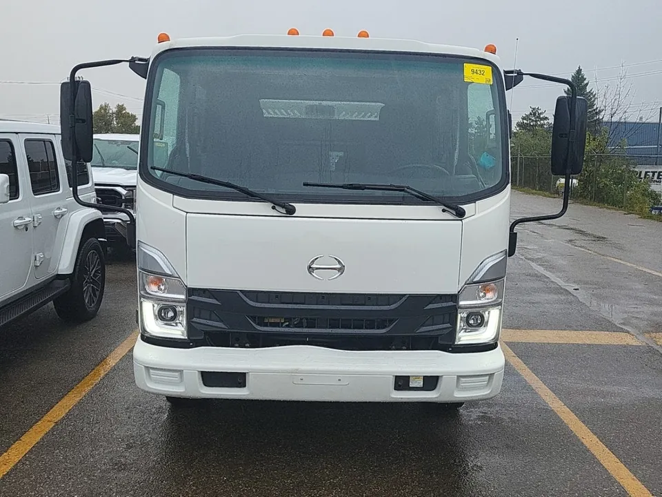 Isuzu Other 2023 photo 4