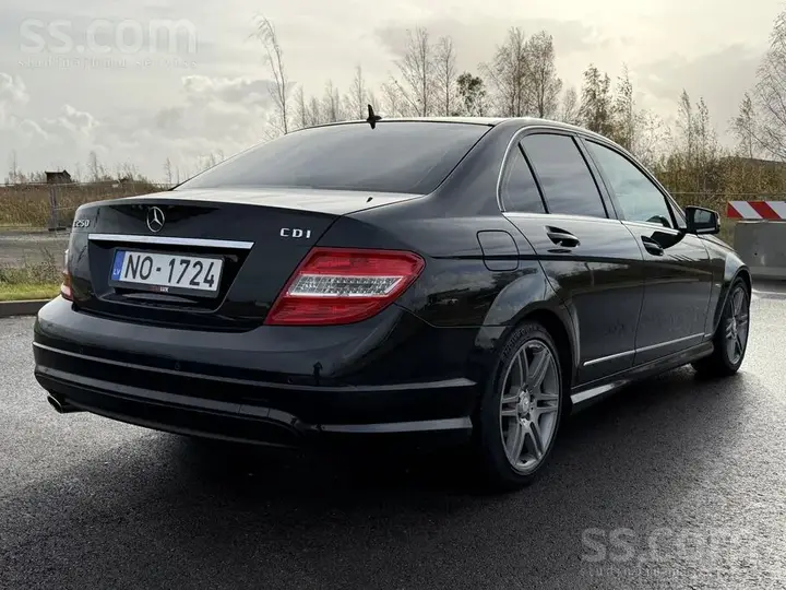 Mercedes-Benz C250 2010 photo 4