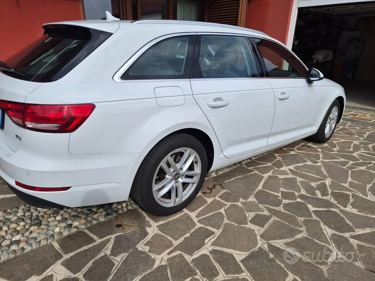 Audi A4 Avant 2017 photo 4
