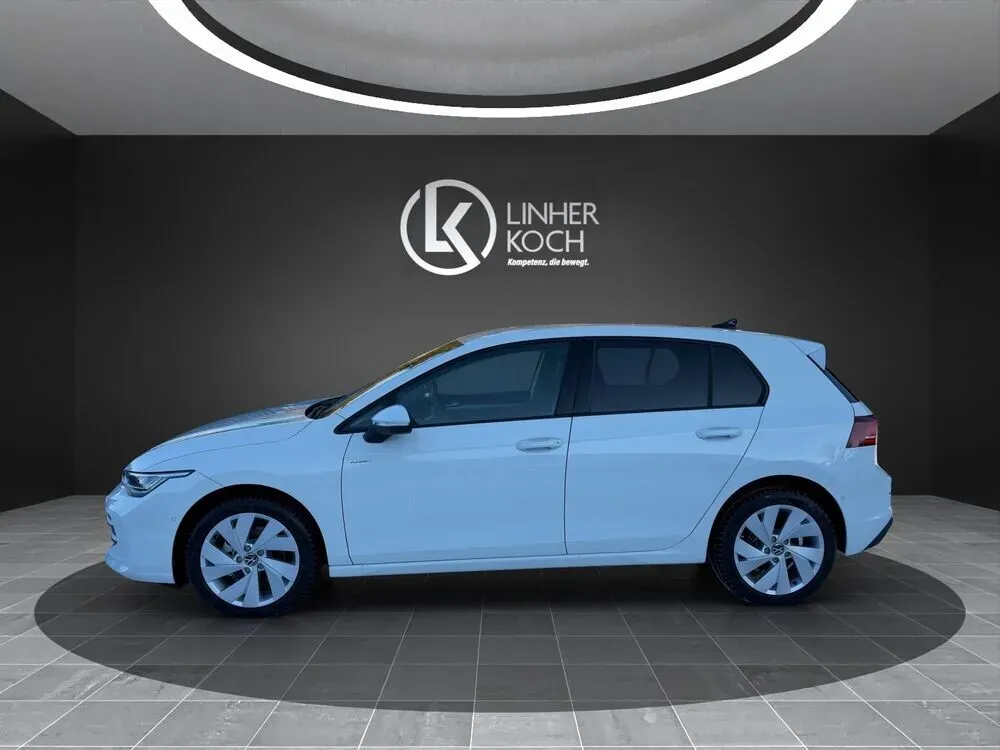 Volkswagen Golf 2026 photo 2