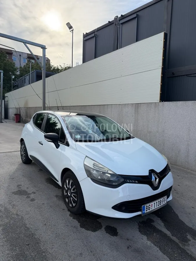 Renault Clio 2013 photo 2
