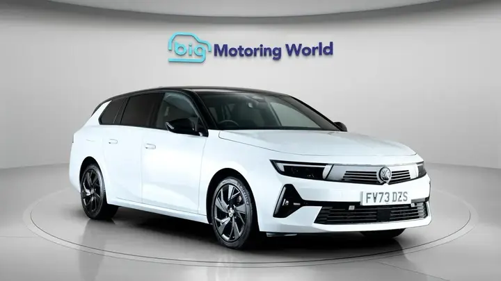 Vauxhall Astra 2023 photo 2