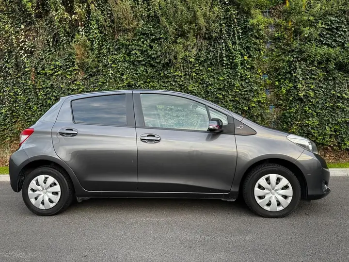 Toyota Yaris 2011 photo 3