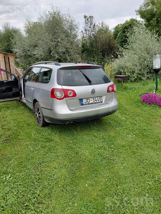 Volkswagen Passat 2006 photo 2
