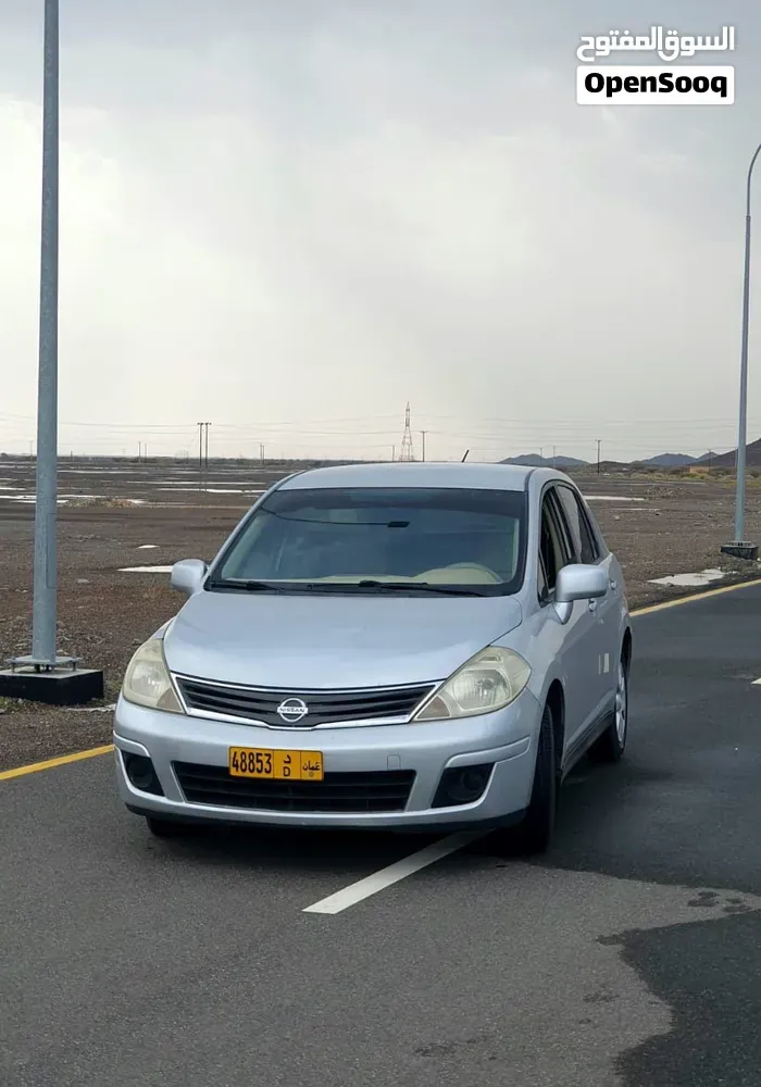 Nissan Tiida 2012 photo 2