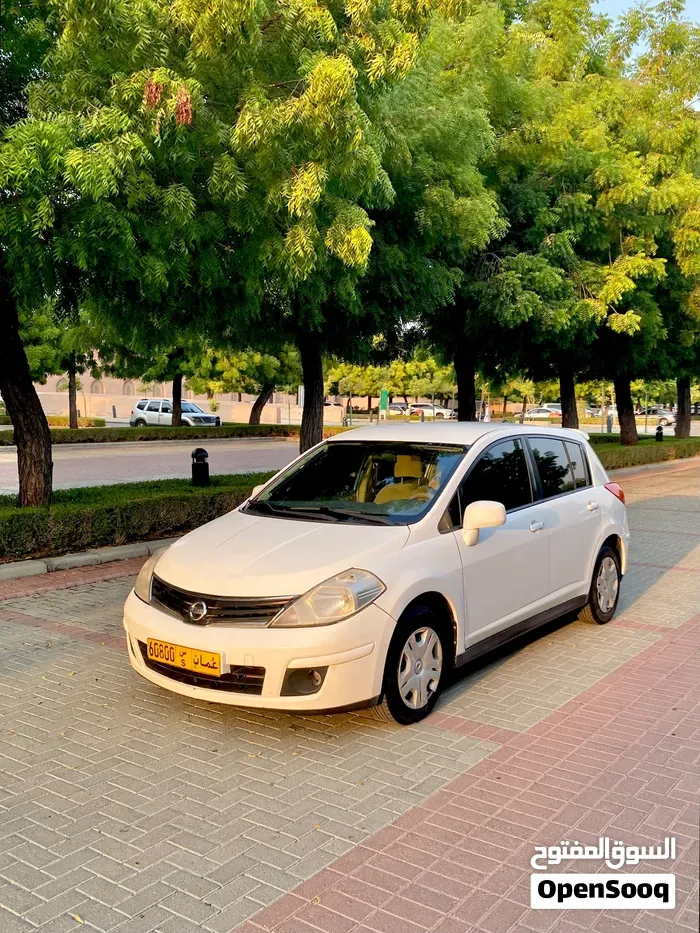 Nissan Tiida 2012 photo 5