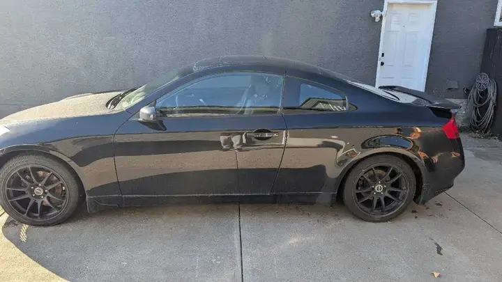 Infiniti G35 2004 photo 2