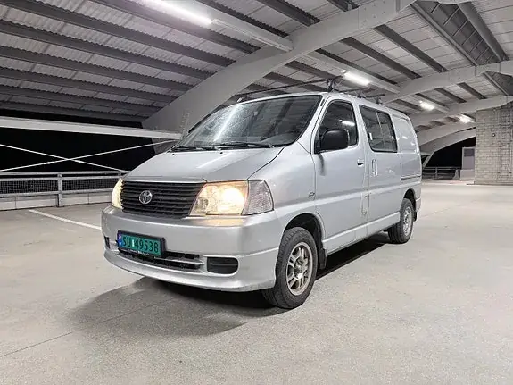 Toyota Hiace 2007 photo 2
