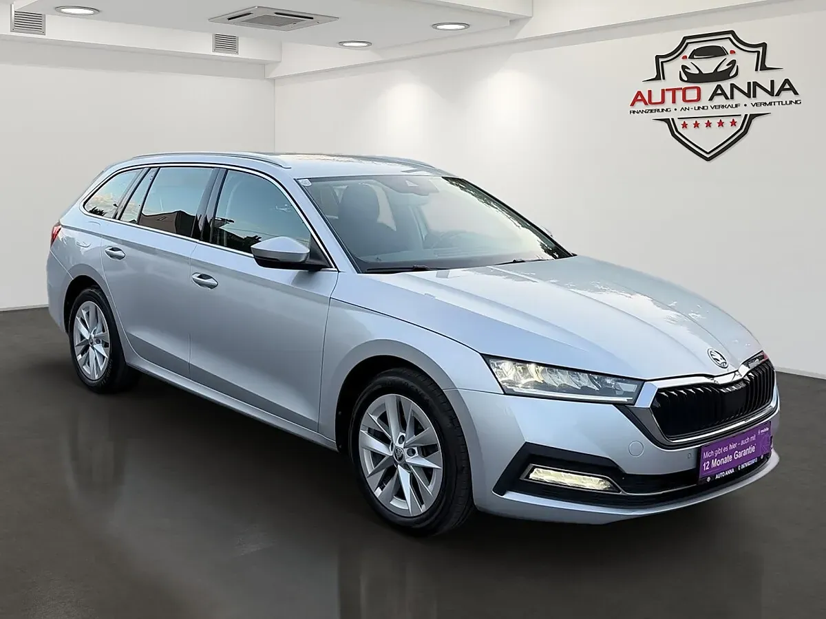 Skoda Octavia 2023 photo 2
