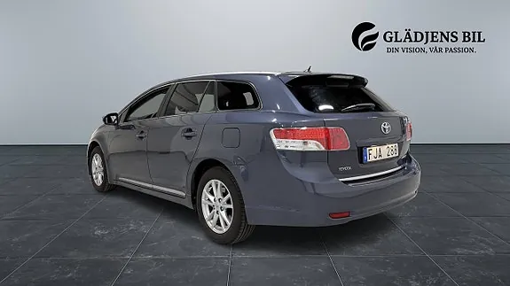 Toyota Avensis 2011 photo 5