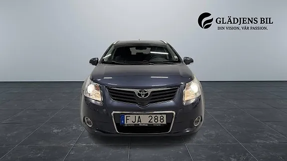 Toyota Avensis 2011 photo 2