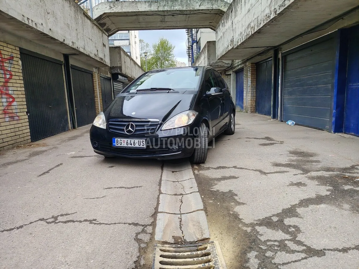 Mercedes-Benz A160 2011 photo 3