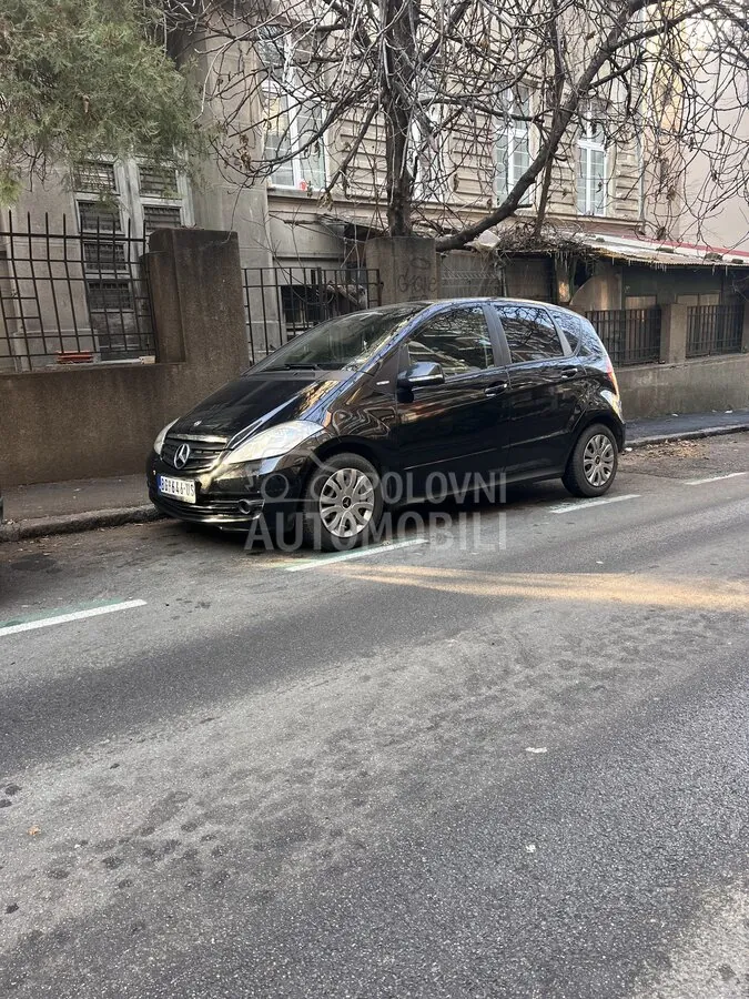 Mercedes-Benz A160 2011 photo 2