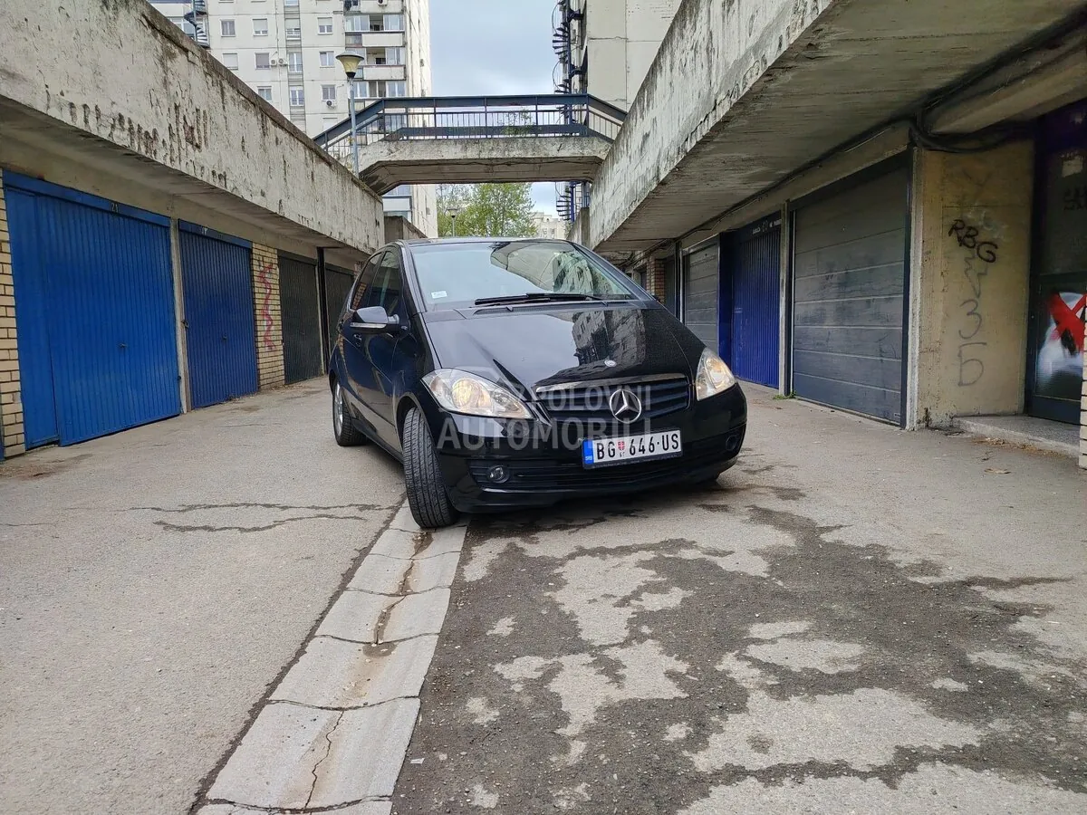 Mercedes-Benz A160 2011 photo 4