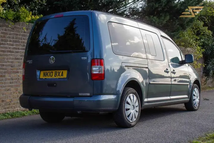 Volkswagen Caddy Maxi Life 2010 photo 2