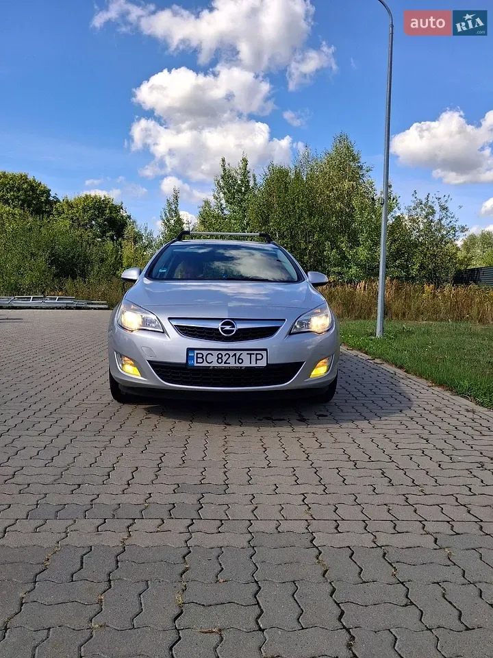 Opel Astra 2011 photo 5