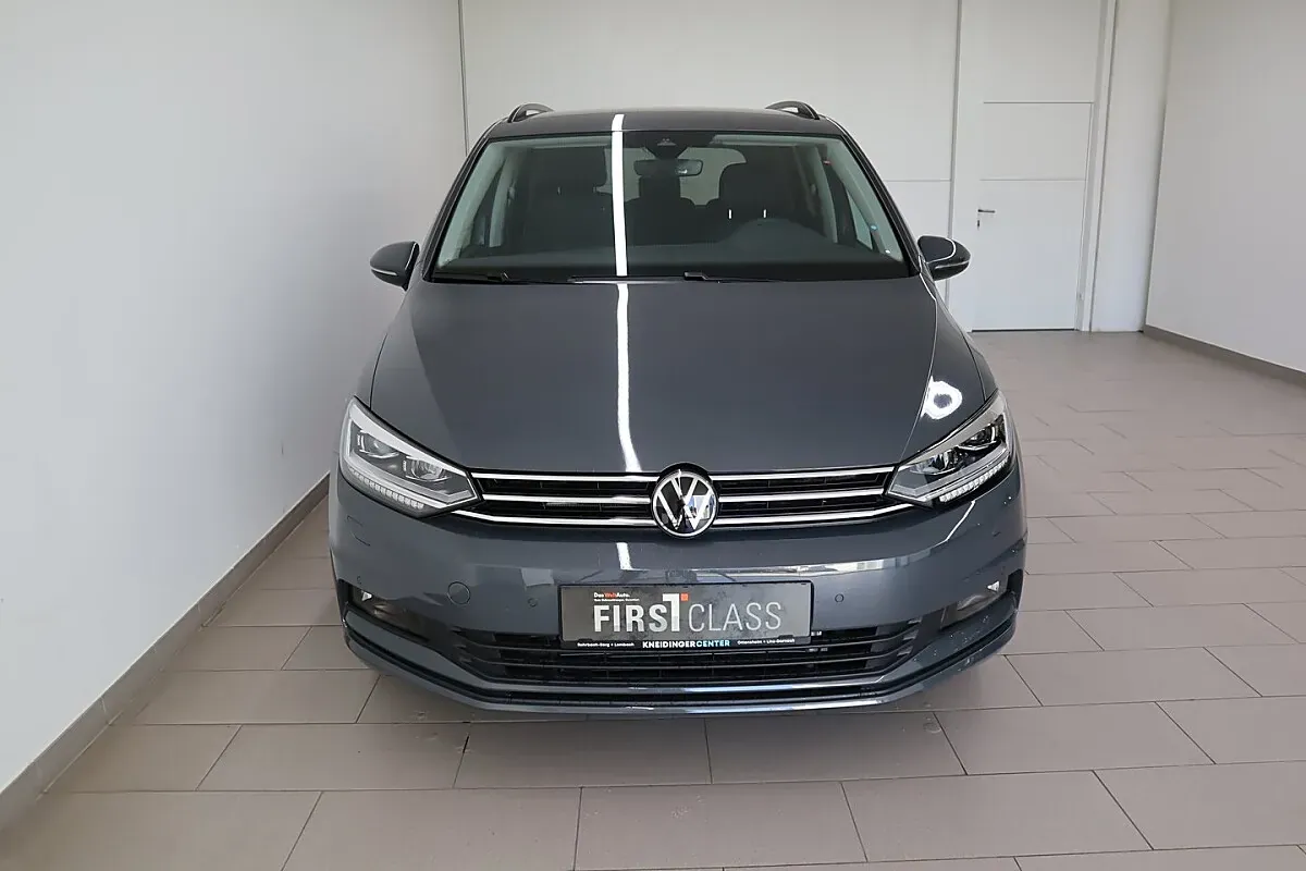 Volkswagen Touran 2026 photo 2