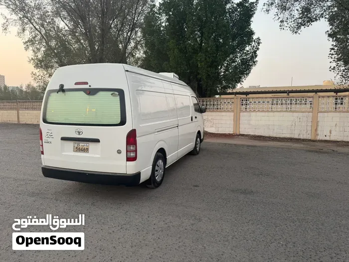 Toyota Hiace 2017 photo 3