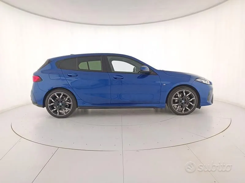 BMW 1 Series 2025 photo 3