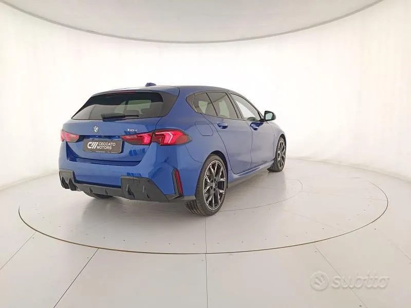 BMW 1 Series 2025 photo 4