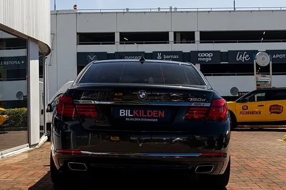 BMW 750D 2014 photo 4
