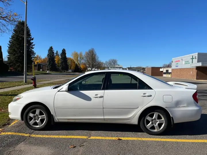 Toyota Camry 2004 photo 2