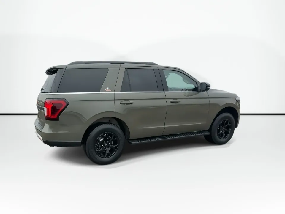 Ford Expedition 2024 photo 3