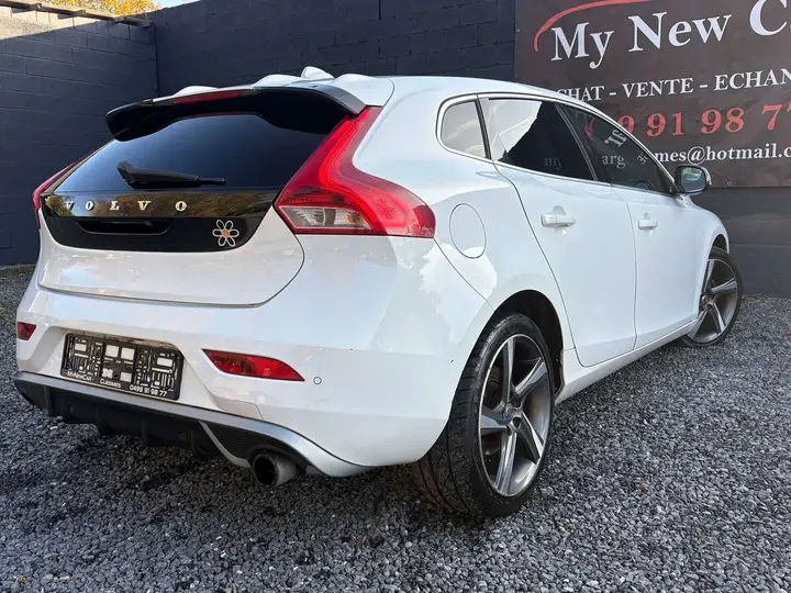 Volvo V40 2012 photo 4
