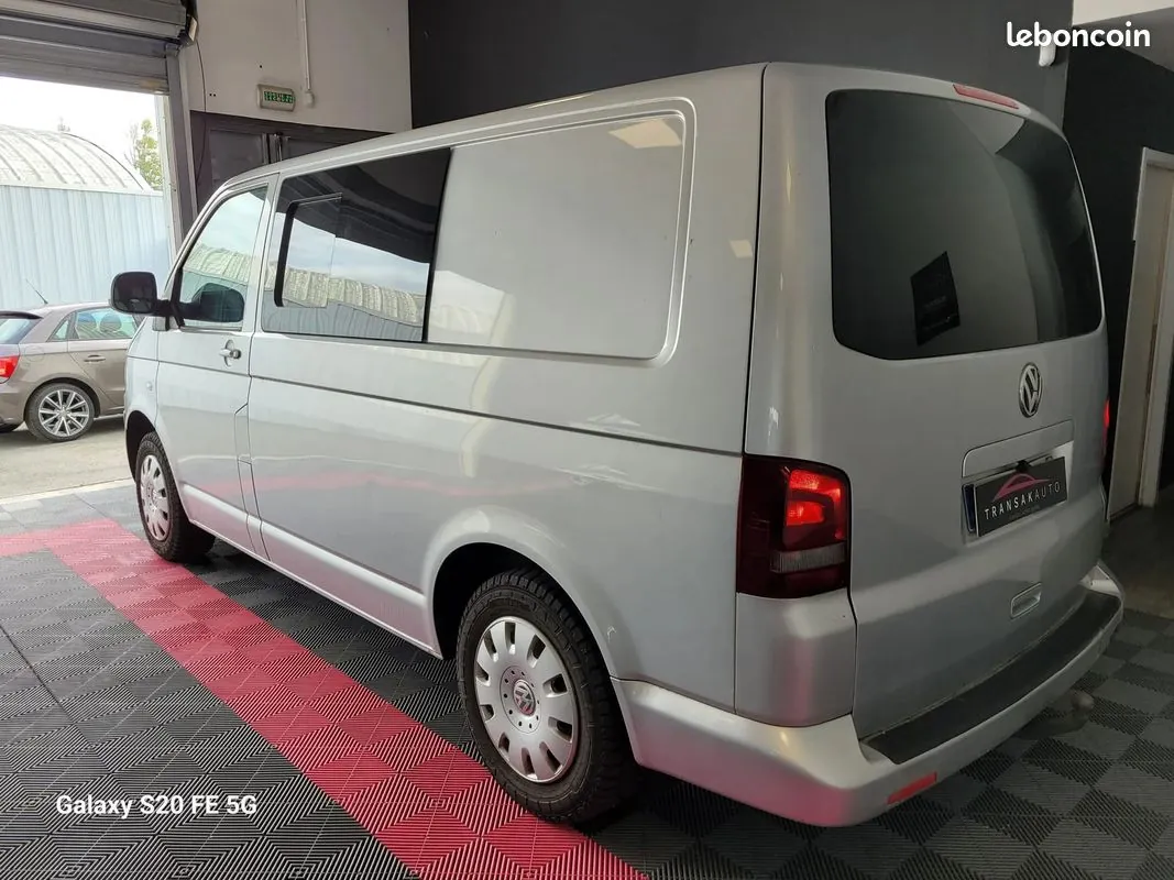 Volkswagen Transporter 2011 photo 3