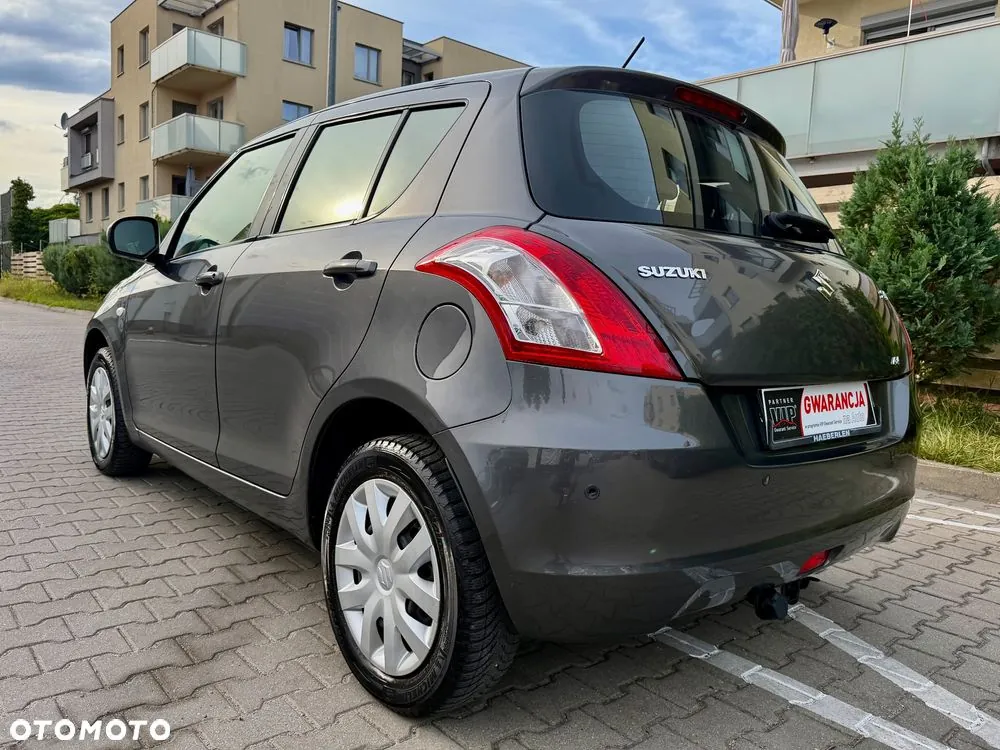 Suzuki Swift 2011 photo 3