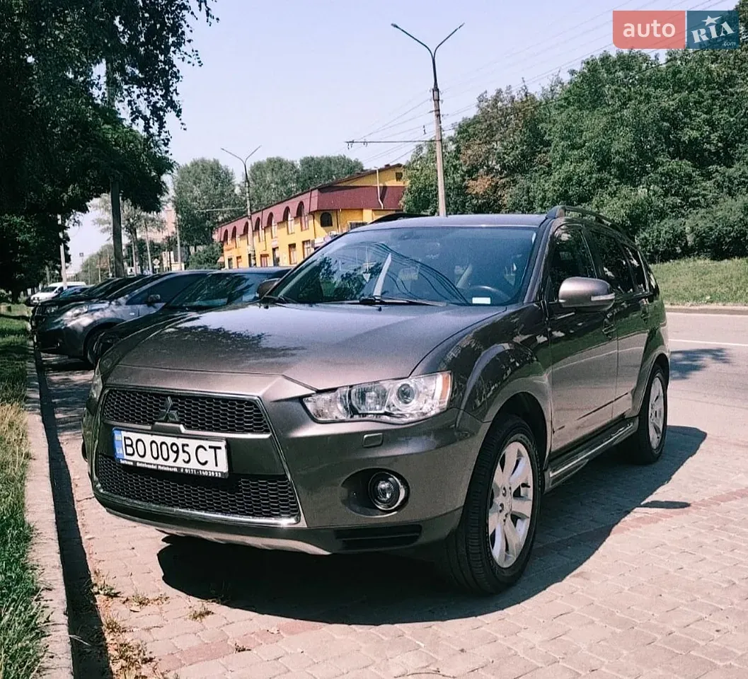 Mitsubishi Outlander 2010 photo 5