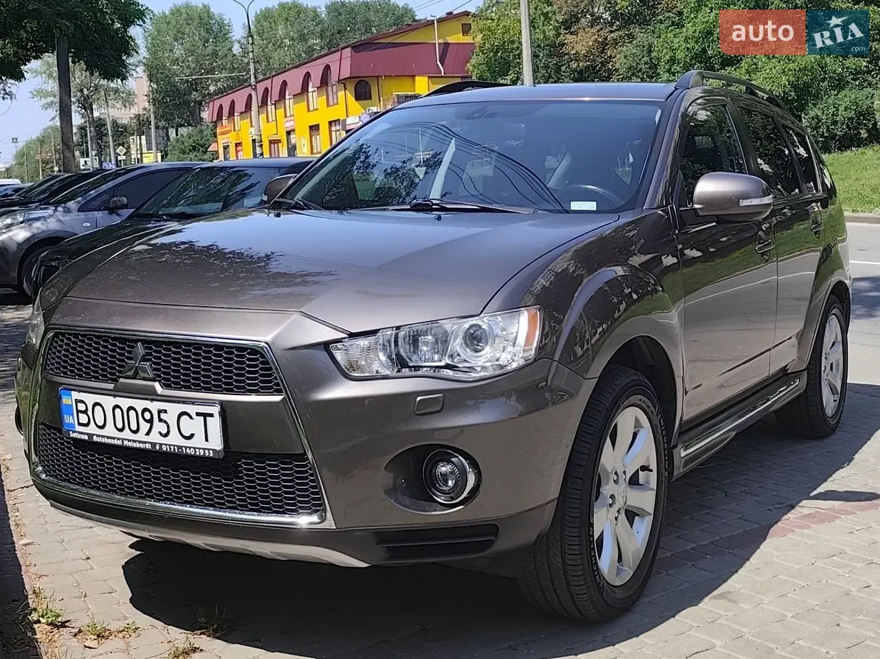 Mitsubishi Outlander 2010 photo 2