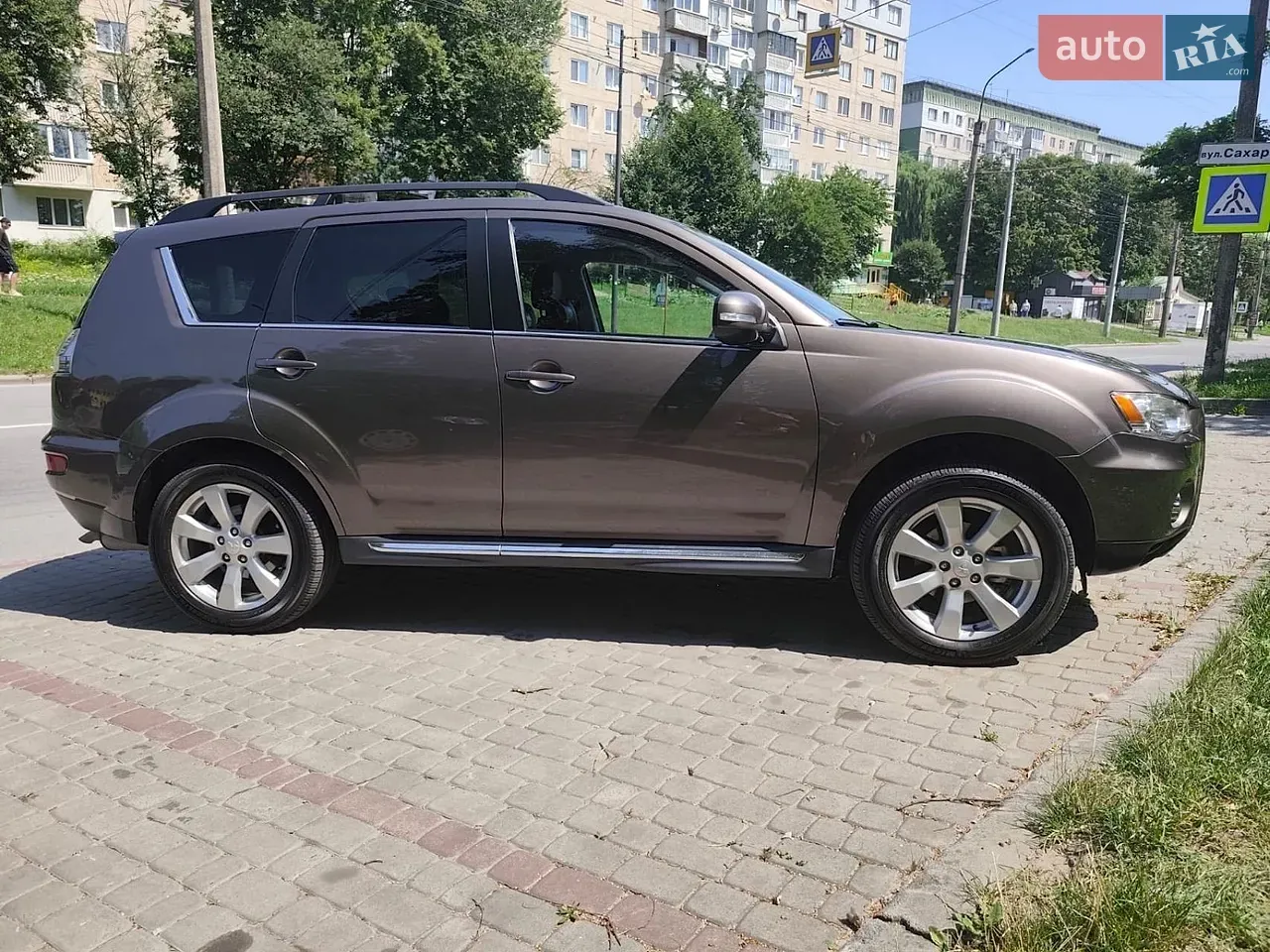 Mitsubishi Outlander 2010 photo 4