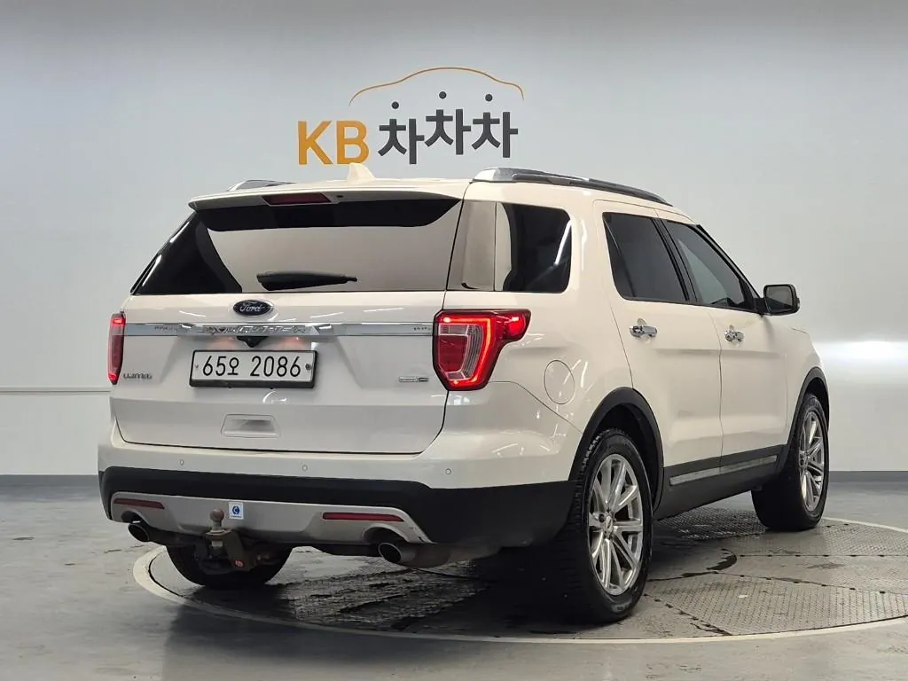 Ford Explorer 2017 photo 3