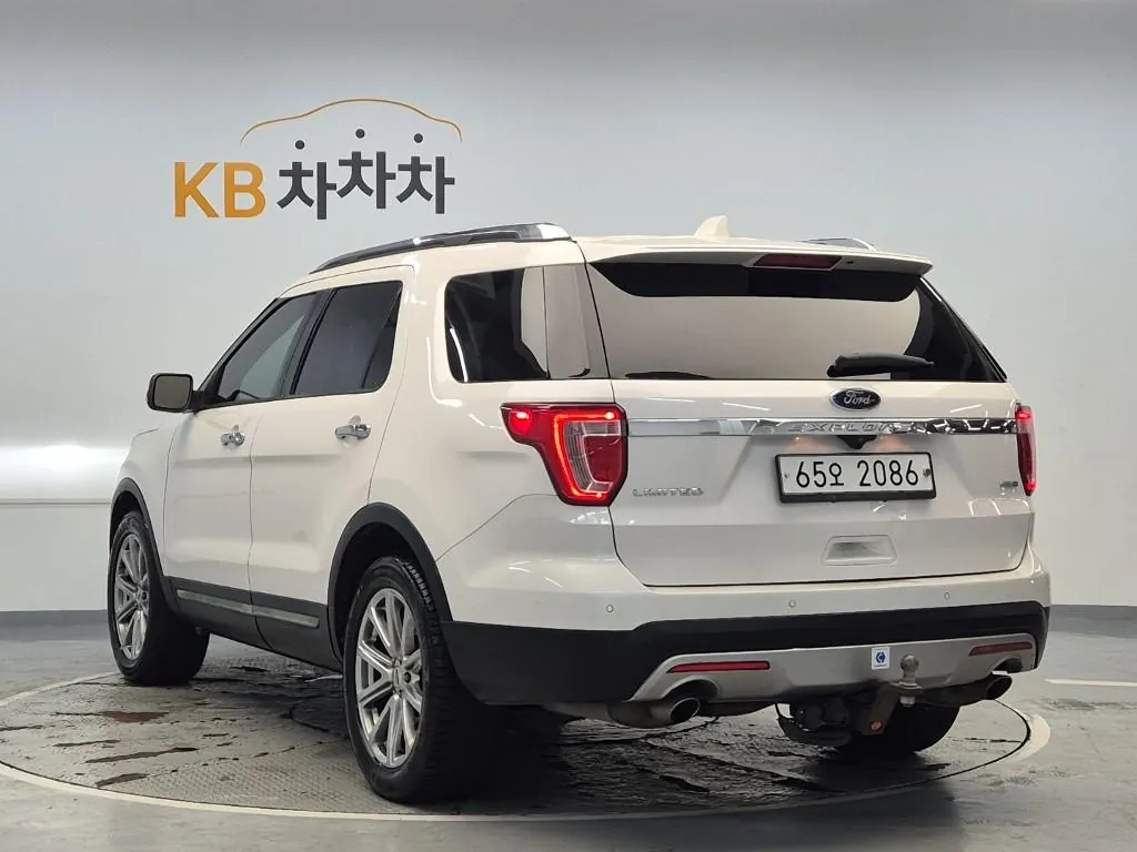 Ford Explorer 2017 photo 2