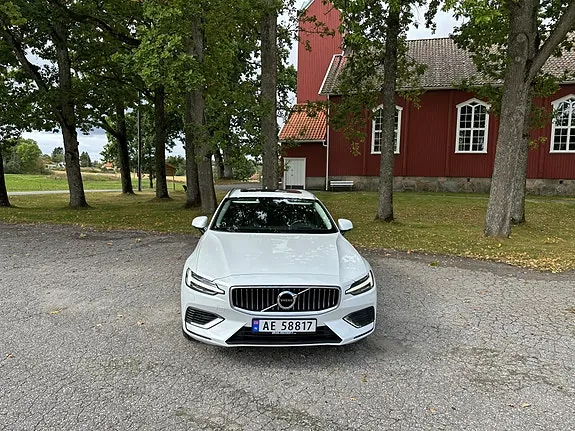 Volvo V60 2019 photo 2