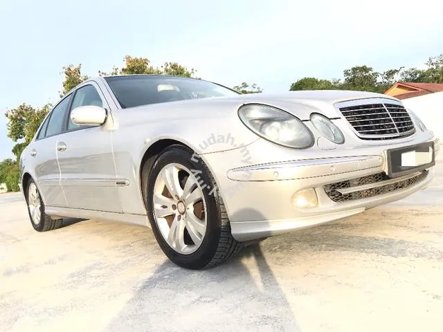 Mercedes-Benz E270