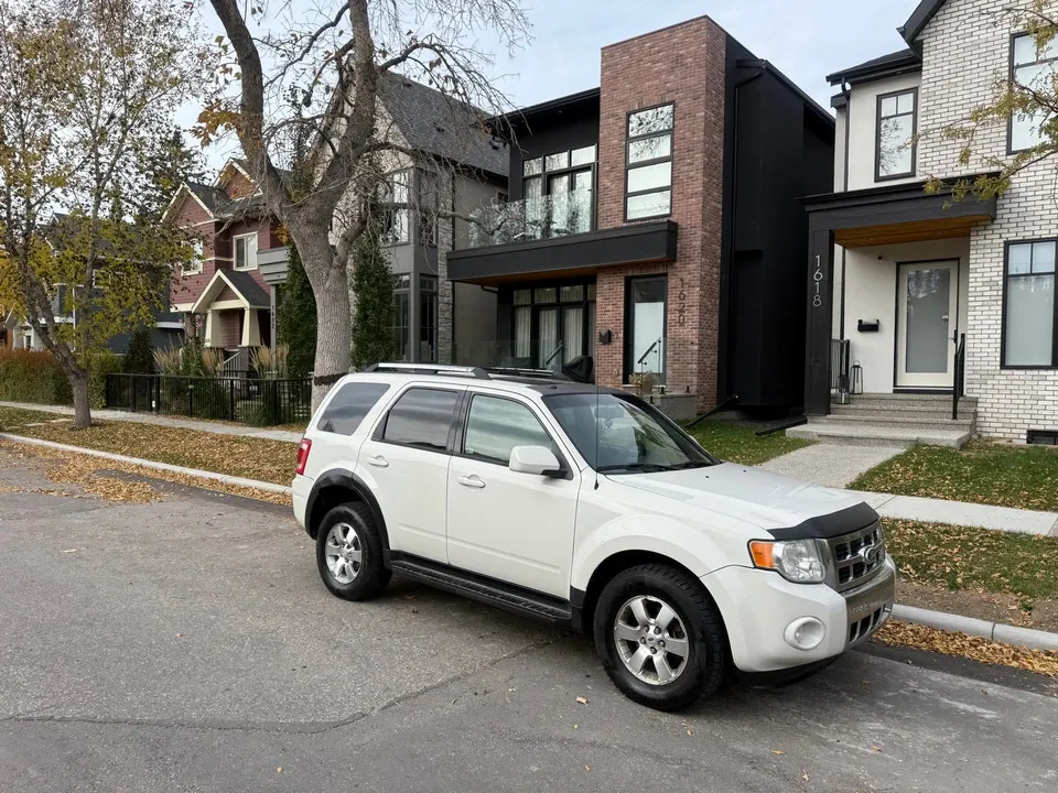 Ford Escape 2010 photo 3