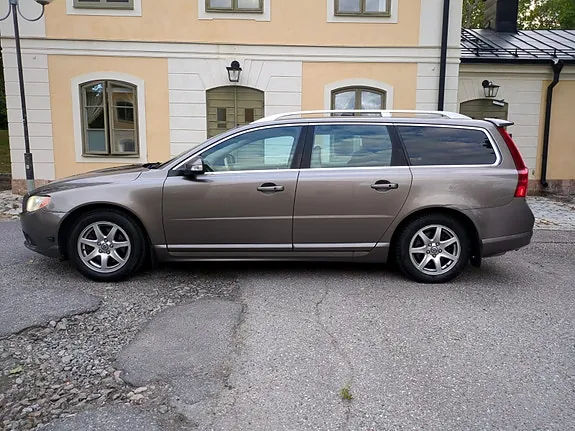 Volvo V70 2008 photo 2