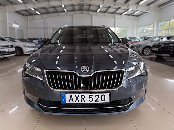 Skoda Superb 2019 photo 2