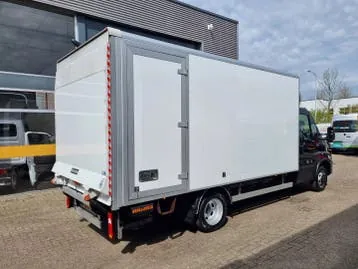 Iveco Daily 2022 photo 2