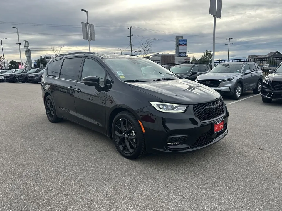 Chrysler Pacifica 2025 photo 4