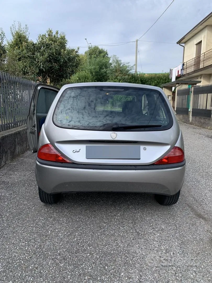 Lancia Y 2000 photo 2