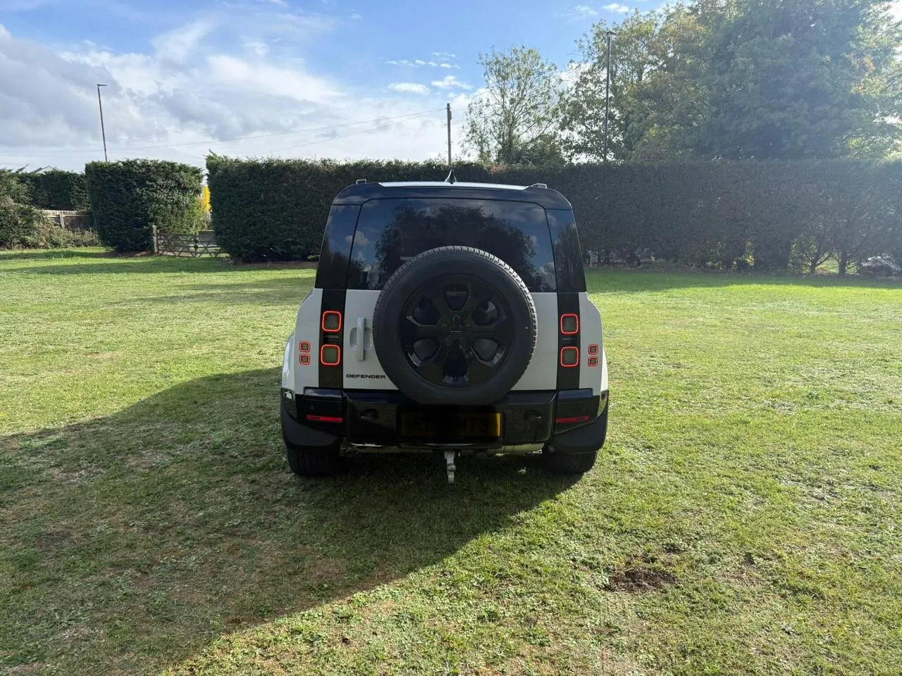 Land Rover Defender 110 2026 photo 4