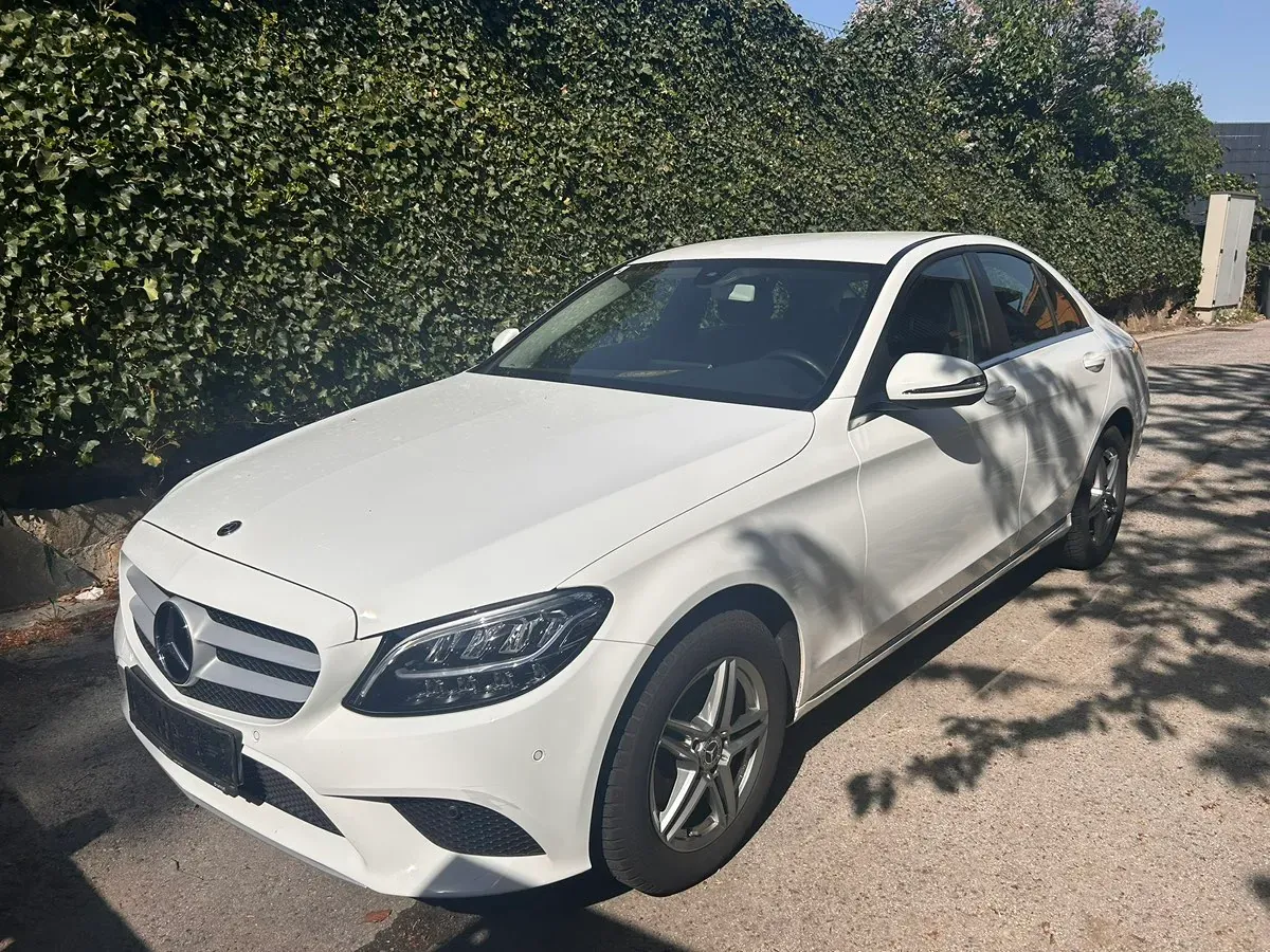 Mercedes-Benz C-Class 2019 photo 3